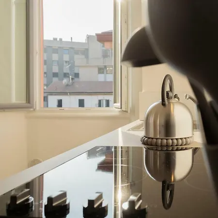 The Little By Rent Como
