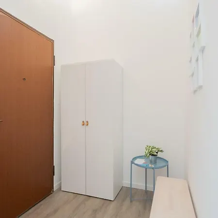 The Little By Rent Apartment *