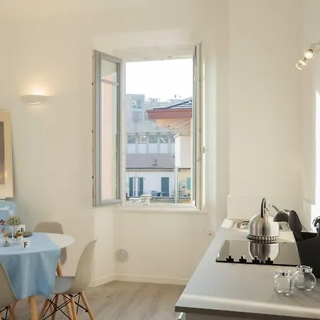 The Little By Rent 아파트